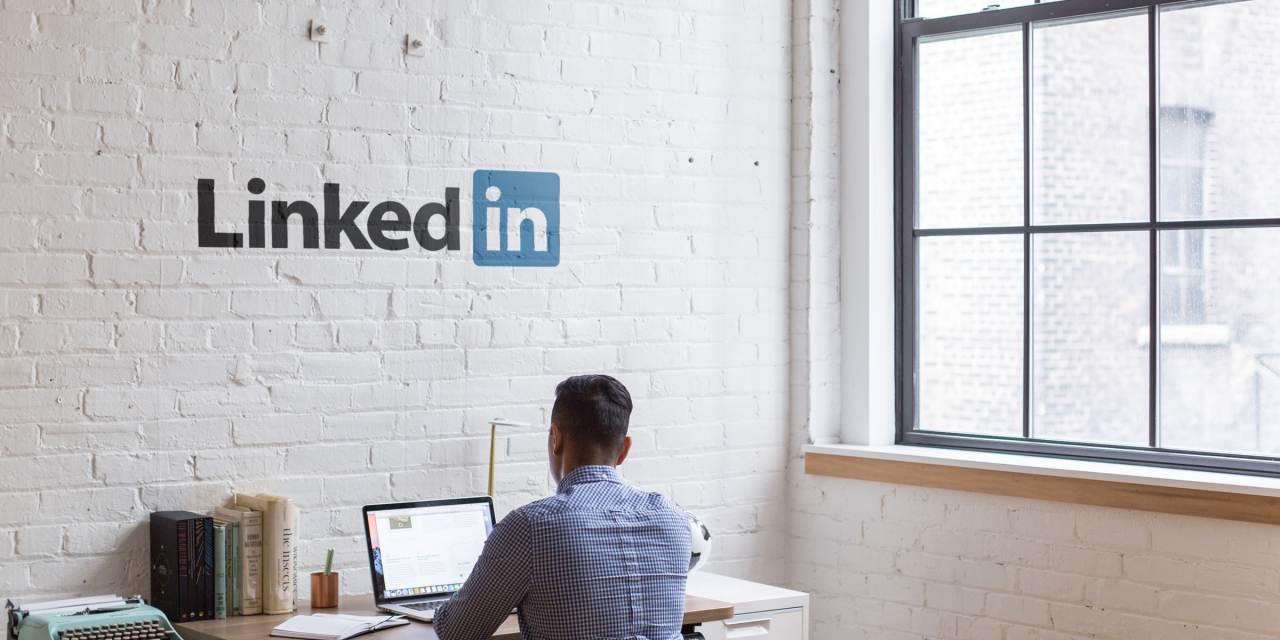 Ook LinkedIn gaat met de tijd mee poster